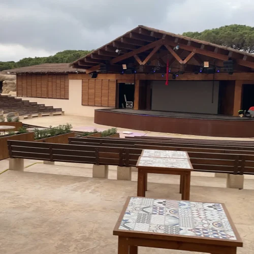 Auditorio-de-madera-scaled-1