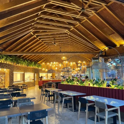 Interior-restaurante-Palapa-scaled-1