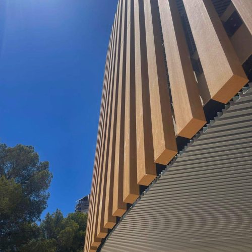 detalle lamas de madera tecnológica